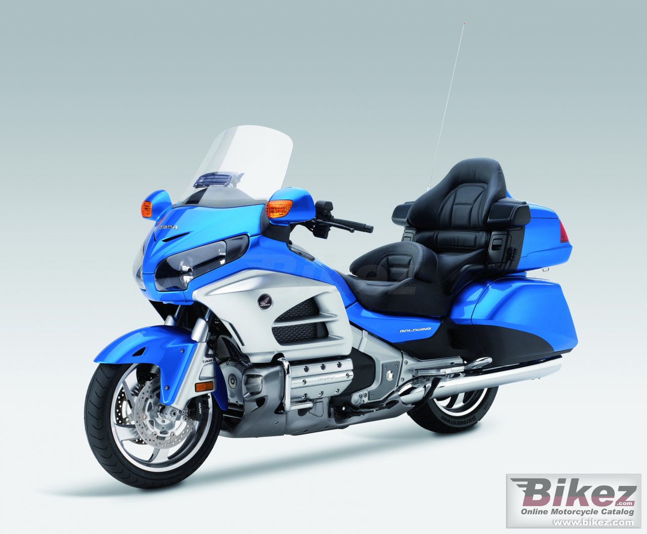 Big Honda gold wing air bag picture and wallpaper from Bikez.com